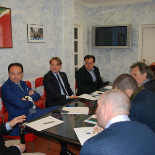 Imperia: L'Assessore Regionale Marco Scajola e l'Europarlamentare Alberto Cirio a colloquio coi sindacati Agnesi: "Pronti fondi europei, ma Colussi non offenda la dignità delle persone" Imperia: L'Assessore Regionale Marco Scajola e l'Europarlamentare Alberto Cirio a colloquio coi sindacati Agnesi: "Pronti fondi europei, ma Colussi non offenda la dignità delle persone"