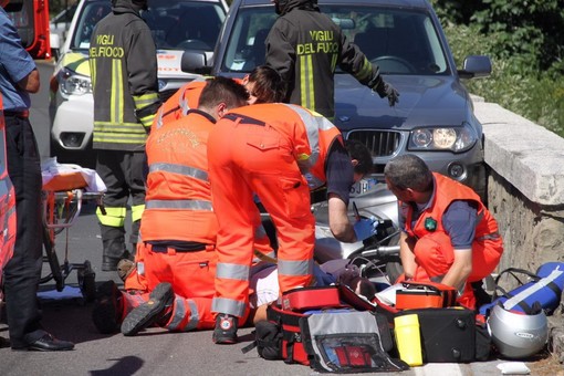 Sanremo: grave incidente stradale sull'Aurelia, scontro tra Suv e moto. Centauro in ospedale (Foto e Video) Sanremo: grave incidente stradale sull'Aurelia, scontro tra Suv e moto. Centauro in ospedale (Foto e Video)