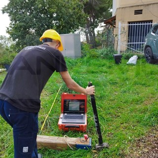 Sanremo: 'fessurazioni' nei muri, iniziate le indagini geofisiche alla scuola di San Bartolomeo (Foto) Sanremo: 'fessurazioni' nei muri, iniziate le indagini geofisiche alla scuola di San Bartolomeo (Foto)