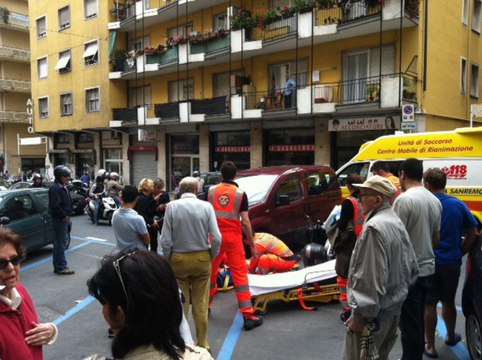 Sanremo: scontro tra auto e moto in via Pietro Agosti, un ferito portato in ospedale