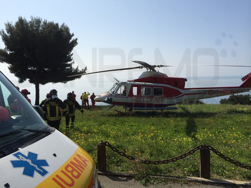 Ventimiglia: 80enne cade in una fascia dopo essere scivolata, trasportata in elicottero al Santa Corona