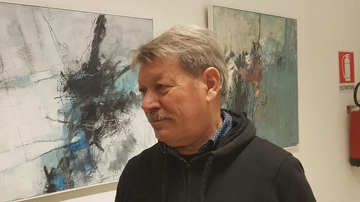 Imperia: grande successo ieri in Biblioteca per l'inaugurazione della mostra di Andrea Pisano “L’emozione del gesto” (Foto)