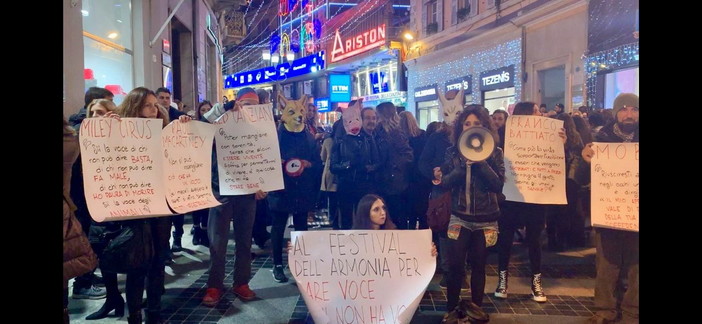 Iene Vegane a #Sanremo2019: “Al festival dell'armonia per dare voce a chi non ha voce” (video)