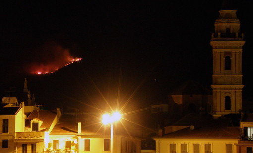 Imperia: ancora incendi boschivi, questa volta a Chiusanico e Caravonica