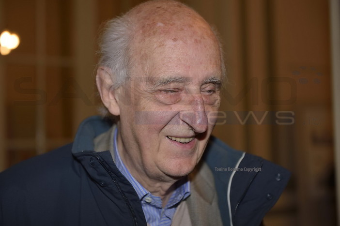 Scomparsa di Alfredo Moreschi: il ricordo di Confesercenti e Sergio Scibilia "Vola in alto Maestro" Scomparsa di Alfredo Moreschi: il ricordo di Confesercenti e Sergio Scibilia "Vola in alto Maestro"