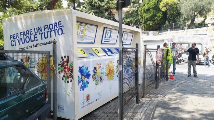 Sanremo: nuovo passo avanti per la differenziata in città, installate 4 isole ecologiche informatizzate (Foto)