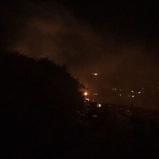 Sanremo: incendio di sterpaglie ed ulivi in frazione Poggio, sul posto i Vigili del Fuoco e la Municipale Sanremo: incendio di sterpaglie ed ulivi in frazione Poggio, sul posto i Vigili del Fuoco e la Municipale
