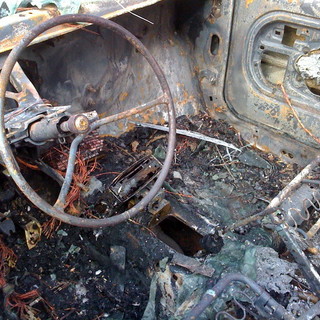 Ventimiglia: Y10 prende fuoco in via Tacito, intervento dei VVF ma auto quasi totalmente distrutta Ventimiglia: Y10 prende fuoco in via Tacito, intervento dei VVF ma auto quasi totalmente distrutta