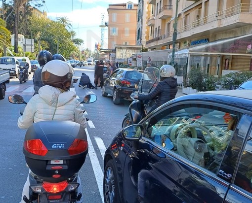 Sanremo: donna investita in corso Matuzia alla Foce, trasportata al pronto soccorso del 'Borea' (Foto) Sanremo: donna investita in corso Matuzia alla Foce, trasportata al pronto soccorso del 'Borea' (Foto)