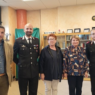 Vallecrosia, come evitare truffe e raggiri: i carabinieri incontrano i cittadini (Foto e video) Vallecrosia, come evitare truffe e raggiri: i carabinieri incontrano i cittadini (Foto e video)
