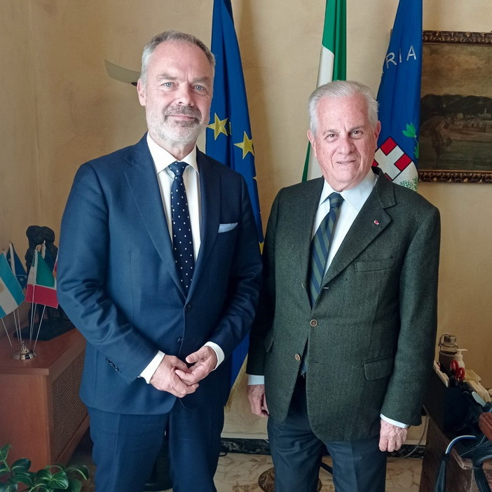 Imperia, incontro ufficiale tra Claudio Scajola e l'Ambasciatore di Svezia Jan Björklund: “Ritorna il Consolato onorario in Provincia” Imperia, incontro ufficiale tra Claudio Scajola e l'Ambasciatore di Svezia Jan Björklund: “Ritorna il Consolato onorario in Provincia”