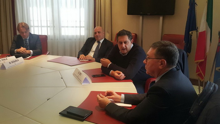 Regione: accordo su dissesto, energia e rilancio economico territorio, prima riunione il 10 gennaio Regione: accordo su dissesto, energia e rilancio economico territorio, prima riunione il 10 gennaio