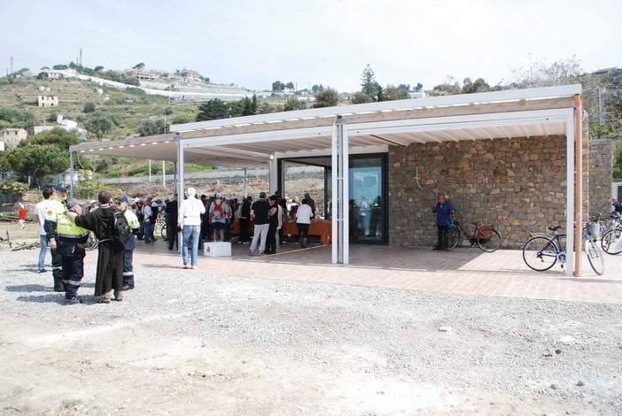 Sanremo: inaugurato con i Lions il nuovo punto di ristoro a 'La Vesca', da oggi c'è tutta un'altra 'vista' Sanremo: inaugurato con i Lions il nuovo punto di ristoro a 'La Vesca', da oggi c'è tutta un'altra 'vista'
