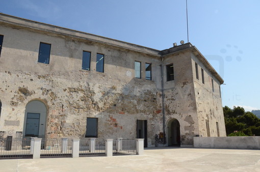 Ventimiglia: ieri al Forte dell'Annunziata l'estrazione dei biglietti della lotteria della Lega del Cane Ventimiglia: ieri al Forte dell'Annunziata l'estrazione dei biglietti della lotteria della Lega del Cane