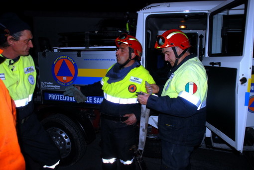 Terremoto in Abruzzo: in 100 dalla nostra regione Terremoto in Abruzzo: in 100 dalla nostra regione