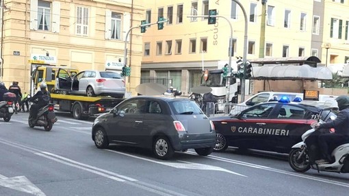Sanremo, incidente in via Roma all’incrocio con via Asquasciati: uomo di 52 anni rimane lievemente ferito