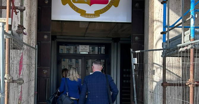 Caso Beatrice, le sorelline avrebbero confermato le precedenti dichiarazioni: sei ore di incidente probatorio, filtra soddisfazione in Procura Caso Beatrice, le sorelline avrebbero confermato le precedenti dichiarazioni: sei ore di incidente probatorio, filtra soddisfazione in Procura
