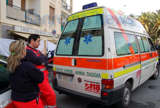 Arma di Taggia: moto investe pedone, centauro ha la peggio Arma di Taggia: moto investe pedone, centauro ha la peggio