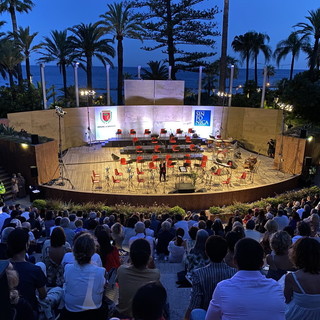 Sanremo: domani e venerdì il 'grazie' della Sinfonica agli operatori sanitari con un concerto all'Alfano Sanremo: domani e venerdì il 'grazie' della Sinfonica agli operatori sanitari con un concerto all'Alfano