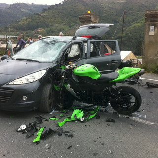 Camporosso: gravissimo incidente sulla Provinciale, due moto ed un'auto coinvolte. Centauri non in pericolo di vita ma in prognosi riservata