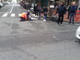 Ventimiglia: scontro tra due scooter in via Cavour, centauri lievemente feriti e portati in ospedale (Foto)
