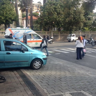 Sanremo: scontro tra uno scooter ed un'auto in corso Cavallotti, 20enne trasportata in ospedale Sanremo: scontro tra uno scooter ed un'auto in corso Cavallotti, 20enne trasportata in ospedale