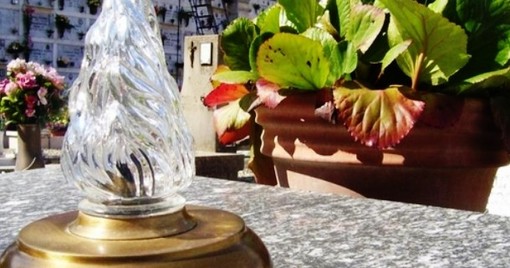 Ventimiglia: il Comune si riappropria dell'illuminazione votiva, restituzione coattiva da 'La Fiamma' entro il 31 dicembre