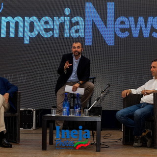 Un grande bagno di folla ieri sera per la Festa di San Giovanni tra il dibattito di Imperia News, buona cucina e spettacoli Un grande bagno di folla ieri sera per la Festa di San Giovanni tra il dibattito di Imperia News, buona cucina e spettacoli