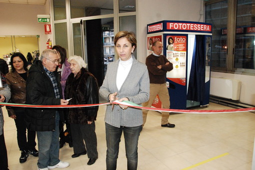 Sanremo: inaugurati questa mattina dal vice Sindaco Lolli i restauri dell'ufficio anagrafe Sanremo: inaugurati questa mattina dal vice Sindaco Lolli i restauri dell'ufficio anagrafe