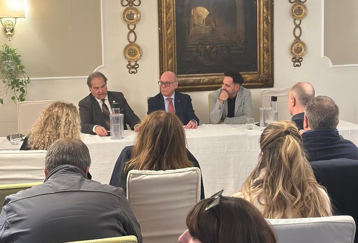 L'Assessore regionale al Turismo, il sanremese Luca Lombardi ha incontrato gli albergatori del Tigullio