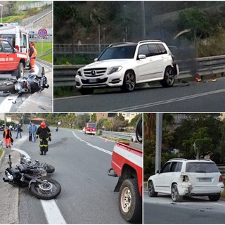 Sanremo: incidente all'uscita dell'Aurelia Bis a San Martino, moto in fiamme dopo lo scontro con un'auto (foto)