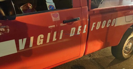 Sanremo: a fuoco un passeggino per cani in via Dante Alighieri, intervento dei Vigili del Fuoco