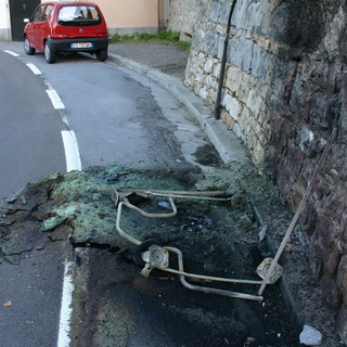 Sanremo: cassonetti che bruciano in via Montà, segnalazione di un lettore