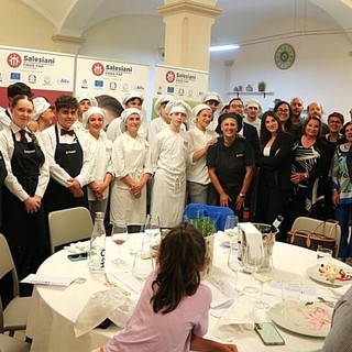 'I fiori nel piatto', cena di gala lancia il ritorno della storica esposizione florovivaistica di Vallecrosia al Mare (Foto)