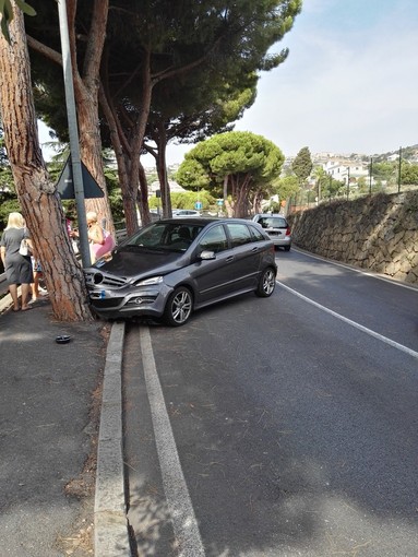 Sanremo: nuovo incidente in via Padre Semeria, la segnalazione di un lettore "Il limite di velocità rimane ignorato"