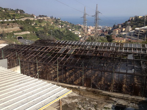 Sanremo: incendio di ieri pomeriggio alla serra di San Pietro, solidarietà di un lettore