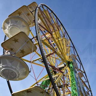La ruota panoramica sul piazzale Dapporto