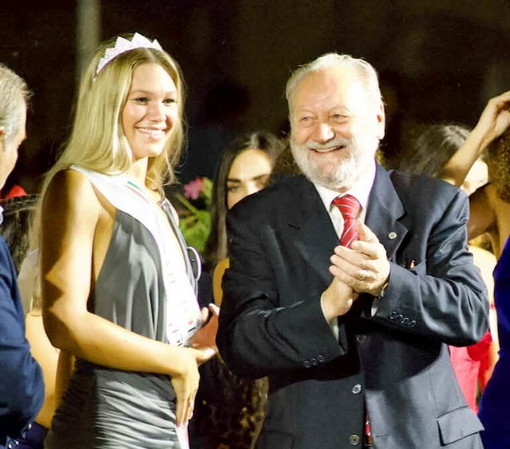 Sarah Rizea è Miss Italia: la 18enne di Vado Ligure incoronata dopo il successo di Miss Liguria a Ospedaletti Sarah Rizea è Miss Italia: la 18enne di Vado Ligure incoronata dopo il successo di Miss Liguria a Ospedaletti