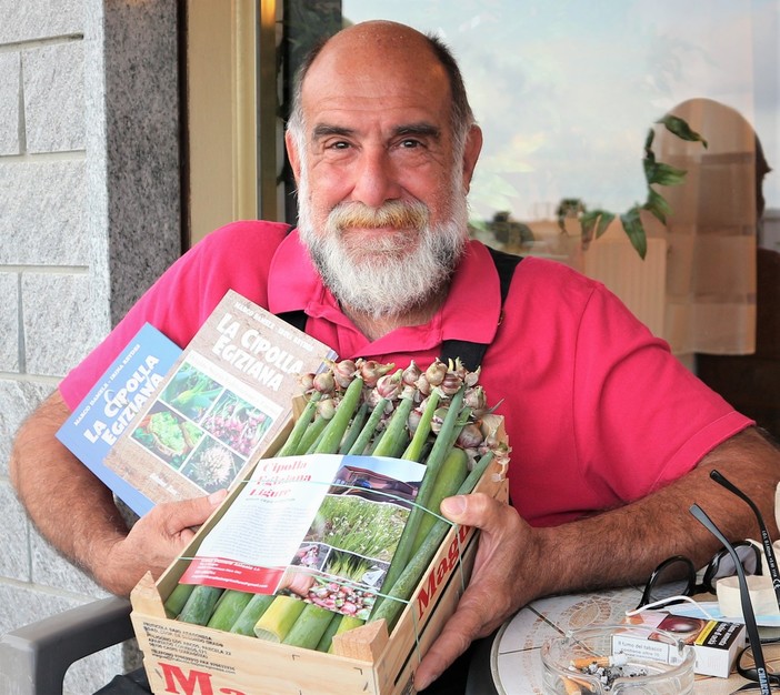 La Cipolla egiziana affascina l'oste Giorgione e verrà coltivata nel suo orto