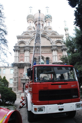 Sanremo: intervento dei VVF riuscito stamattina sulla cupola della Chiesa Russa