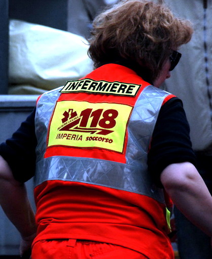 Realdo: un uomo di 40 anni cade da un'altezza di circa 4 metri, soccorsi del 118 Realdo: un uomo di 40 anni cade da un'altezza di circa 4 metri, soccorsi del 118