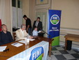Il piccolo Nicholas legge il manifesto di FLI