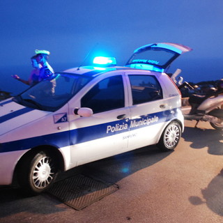 Sanremo: rissa questa notte sulla piazza del Borgo, intervento di Municipale e Polizia per sedarla Sanremo: rissa questa notte sulla piazza del Borgo, intervento di Municipale e Polizia per sedarla
