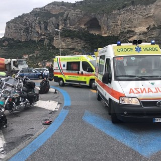 Ventimiglia: scontro tra moto e camion alla barriera autostradale, 46enne svizzera lievemente ferita