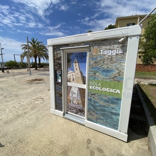 Isole ecologiche ad Arma di Taggia: il Comune rileva difformità ma il servizio è pronto a partire