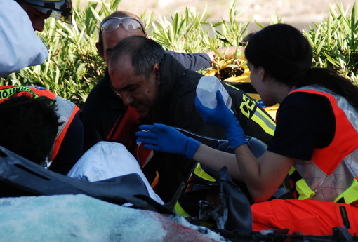 Scontro tra due auto alle 8 sulla A10 tra Taggia e Sanremo: 34enne rimane incastrato nell'abitacolo