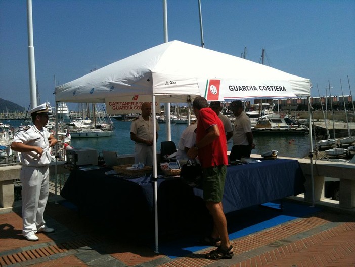 Santo Stefano al Mare: nell'ambito di 'Mare sicuro' domani un 'info point' della Guardia Costiera Santo Stefano al Mare: nell'ambito di 'Mare sicuro' domani un 'info point' della Guardia Costiera