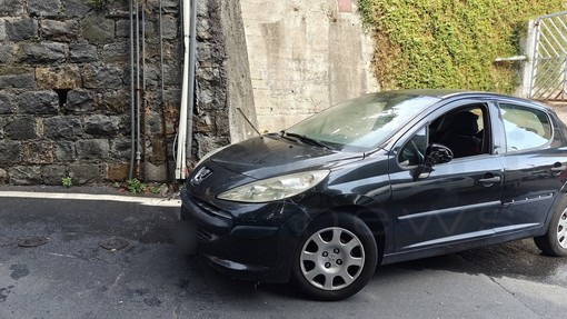 Sanremo: tanto va la gatta al lardo... incidente in strada Borgo Tinasso, tranciati tubi del gas e dell'acqua (Foto) Sanremo: tanto va la gatta al lardo... incidente in strada Borgo Tinasso, tranciati tubi del gas e dell'acqua (Foto)