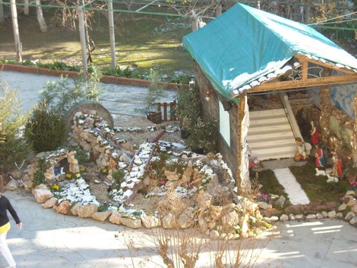 A Pesche torna il concorso “I presepi nel presepe”