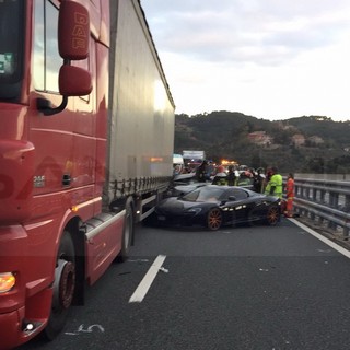 Andora: scontro tra due auto ed un mezzo pesante sul viadotto della A10, traffico rallentato verso la Francia